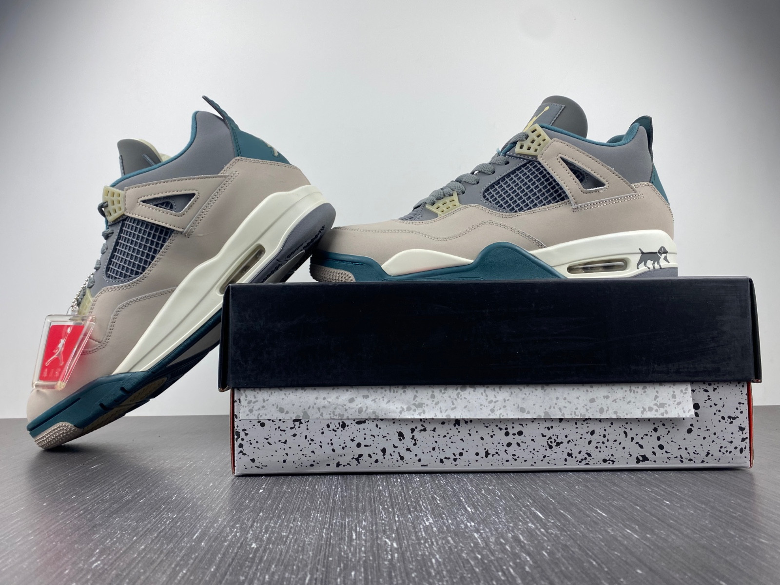 Air Jordan 4 Retro