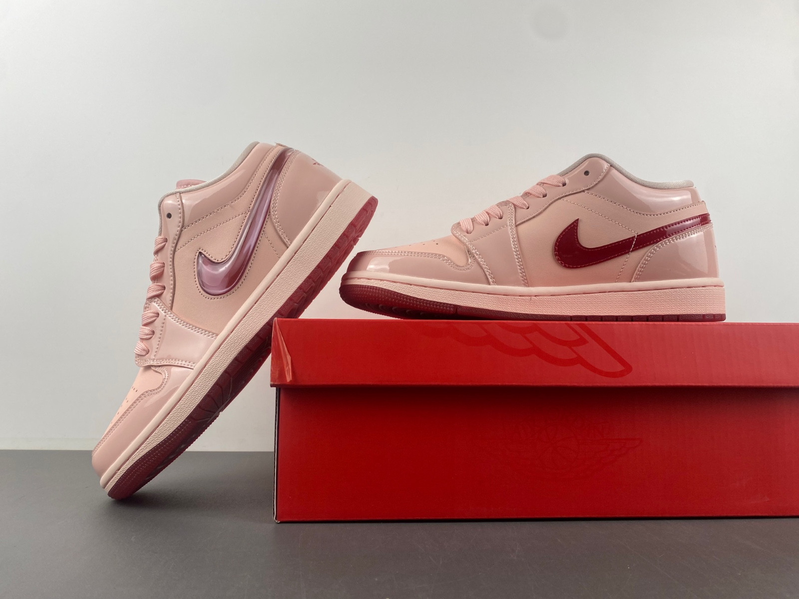 Air Jordan 1 Low "Valentine