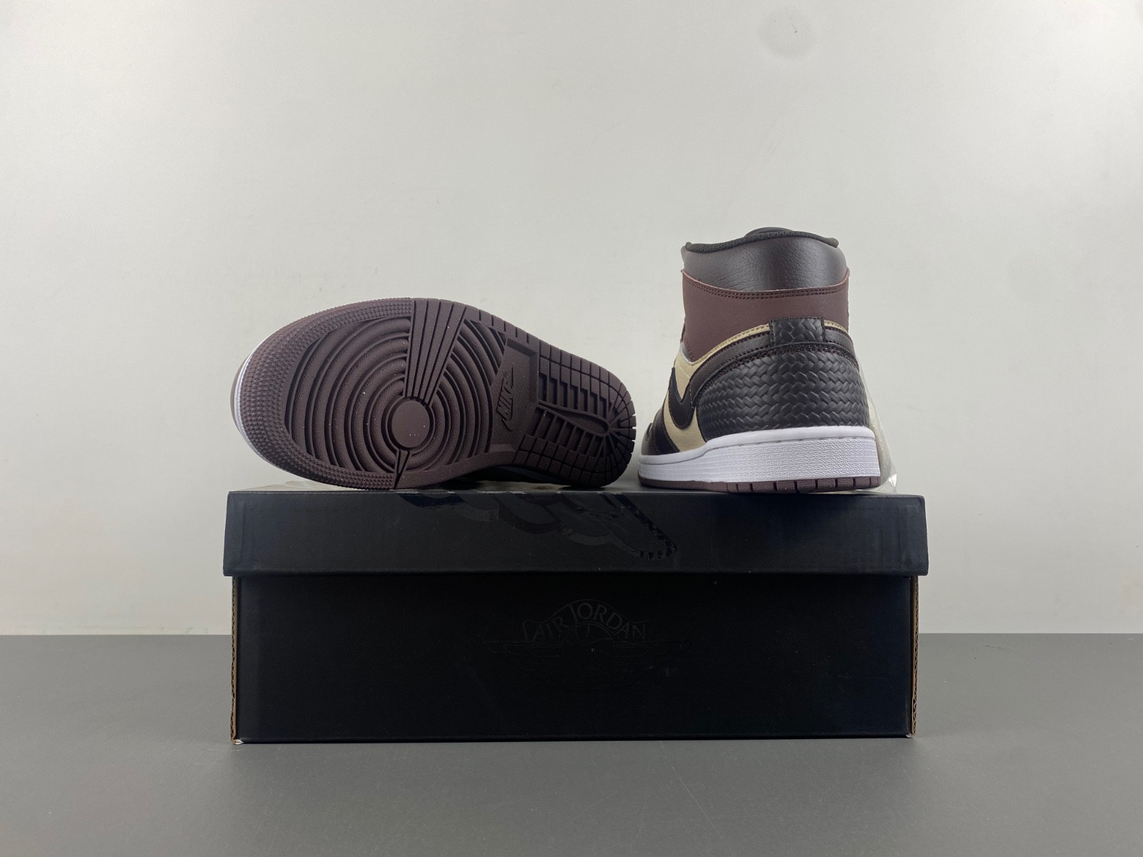 Air Jordan 1 Mid SE Paris YMCA FZ4359-200
