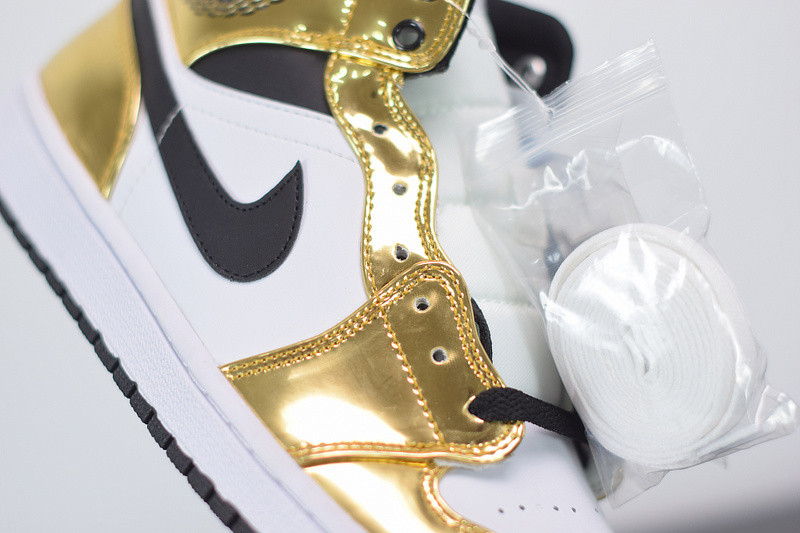 AIR JORDAN 1 MID 554727-156
