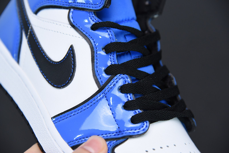 AIR JORDAN 1 MID SE