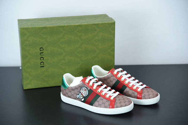 G*u*i sneaker