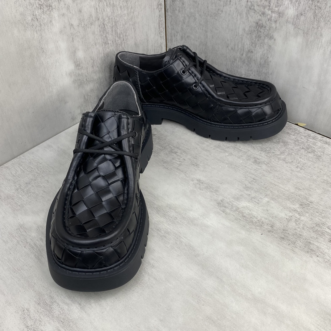 bo*te*ga Ve*ne*ta sneaker