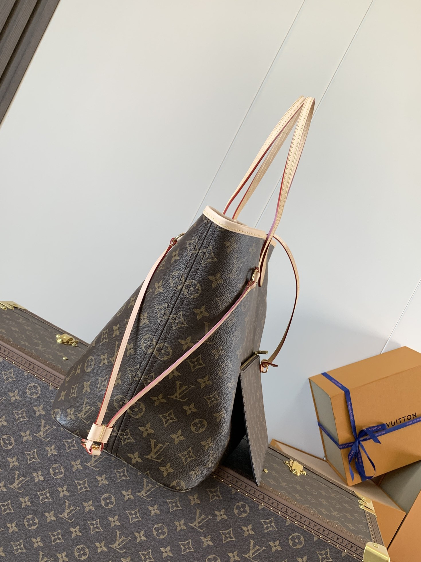 LVT PURSE GM