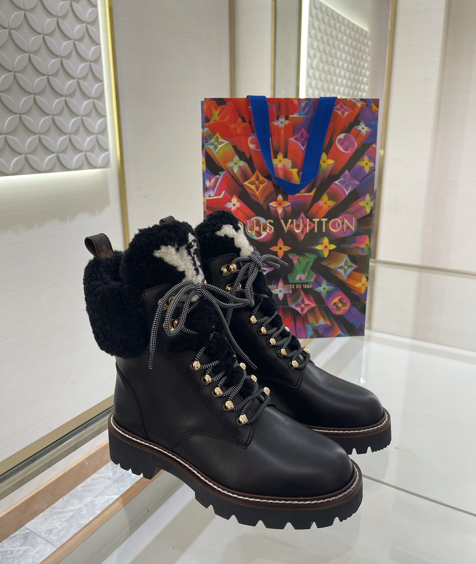 LVT BOOTS