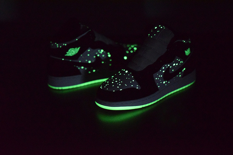 AIR JORDAN 1 MID SE GS 