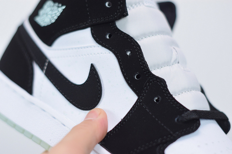 AIR JORDAN 1 MID SE GS 