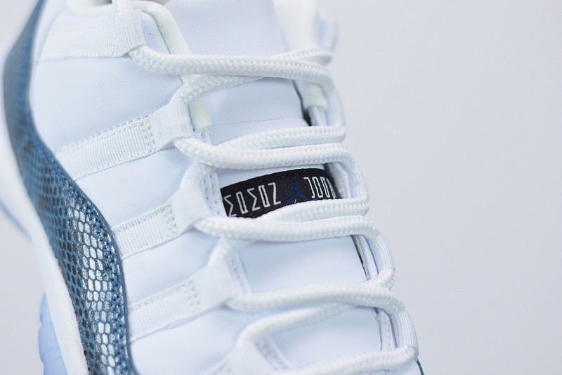AIR JORDAN 11 RETRO LOW 
