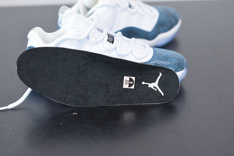 AIR JORDAN 11 RETRO LOW 