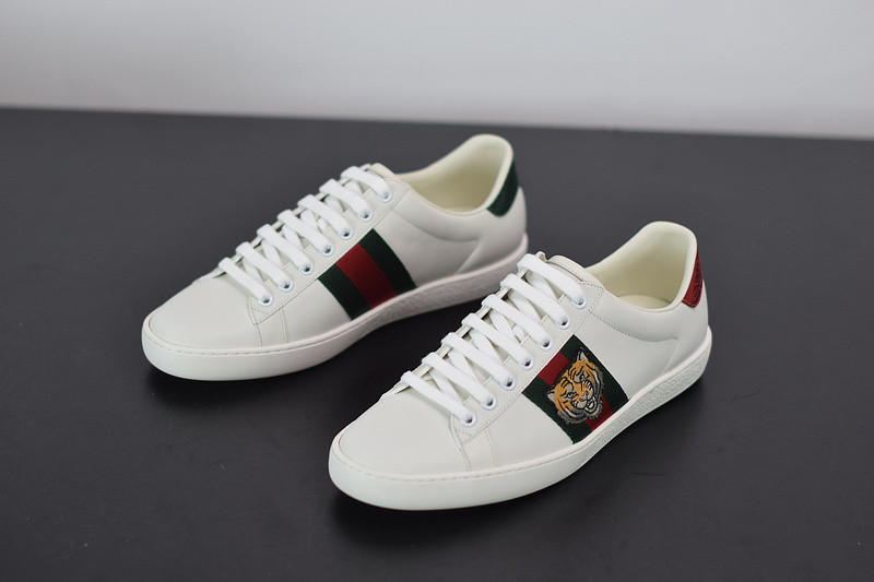 G*u*i ace embroidered low-top sneaker