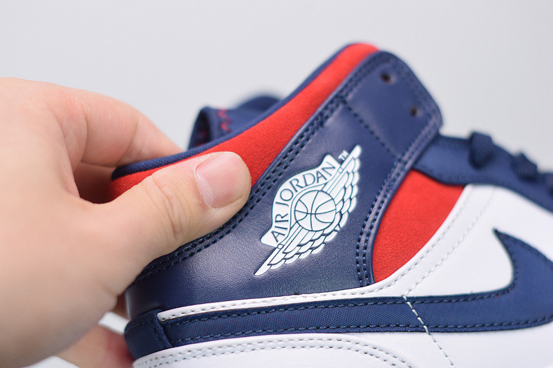 AIR JORDAN 1 MID SE 852542-104