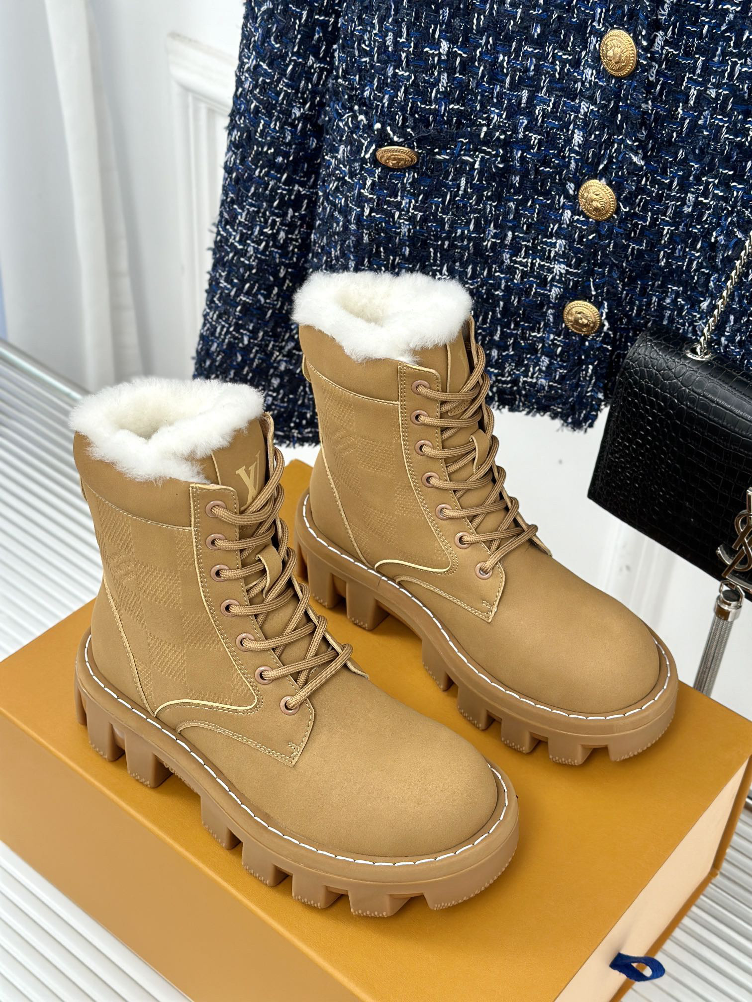 LVT BOOTS