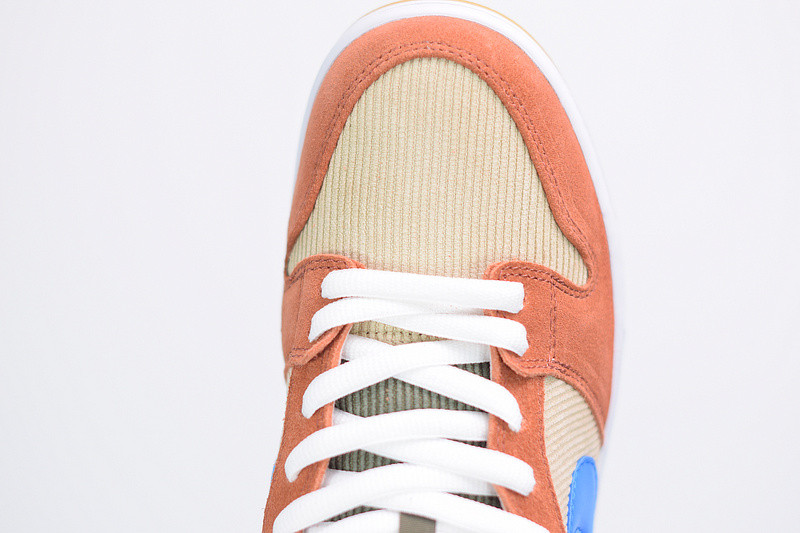 NIKE SB DUNK LOW PRO