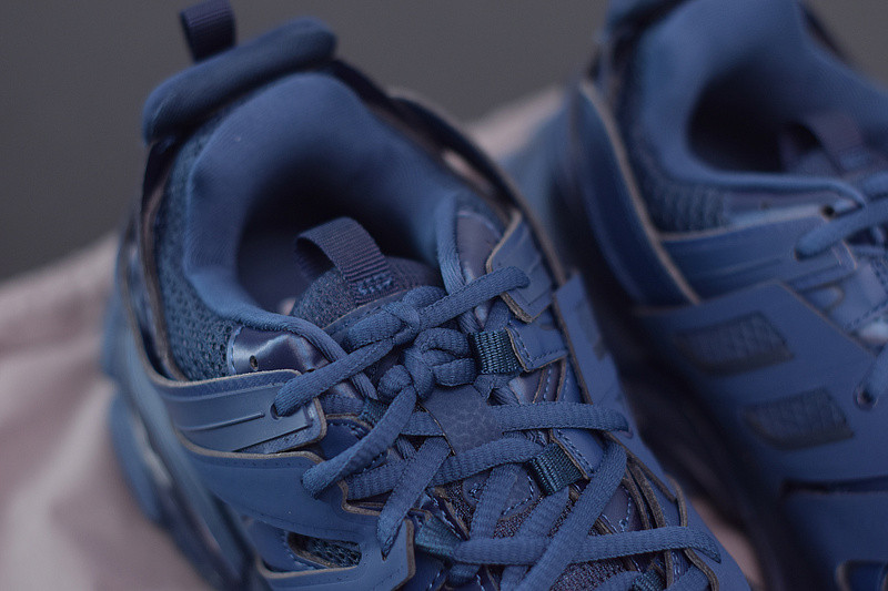 BC TRACK SNEAKER