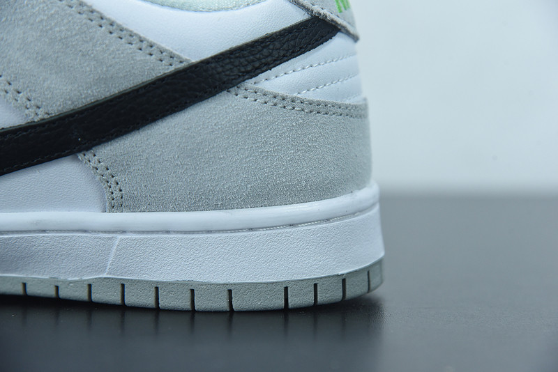 nike sb dunk low “Ch10rophyll” bq6817-011