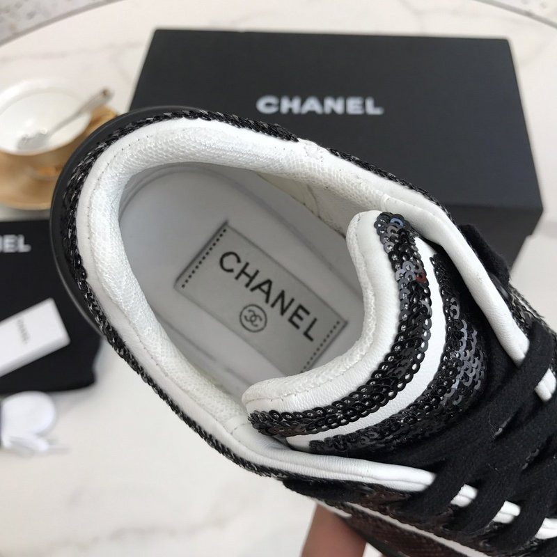 Ch**el sneaker