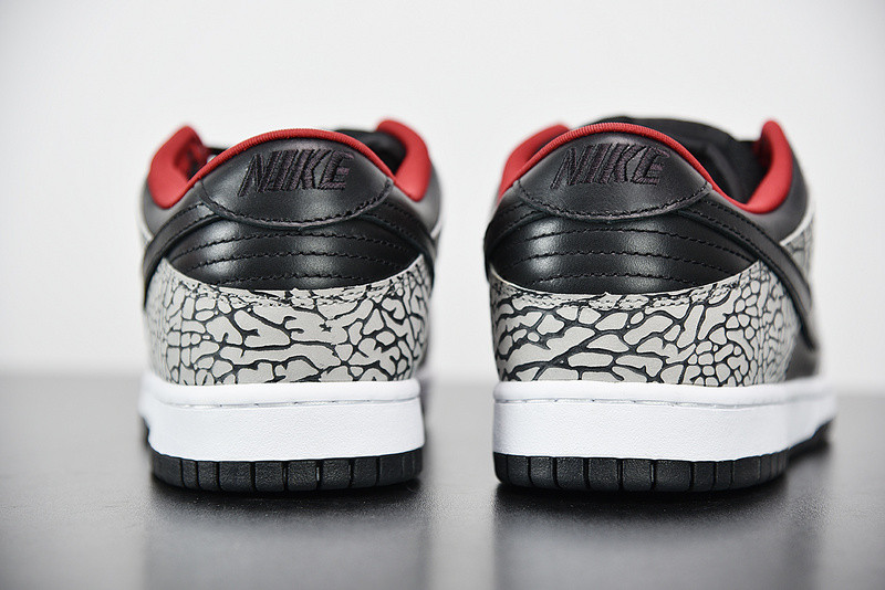 Svp*me x nike sb dunk low pro sb 