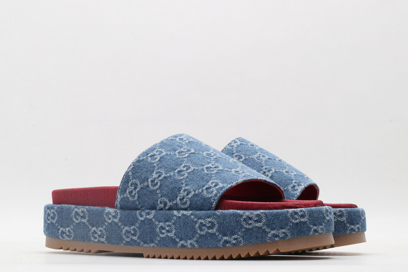 G*u*i sandals