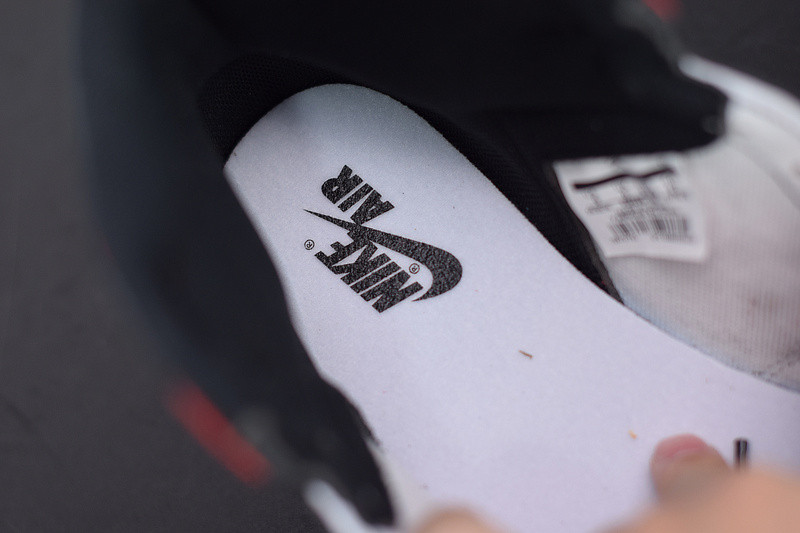 AIR JORDAN 1 RETRO HIGH OG "BLACK TOE 2016 RELEASE" 555088-125