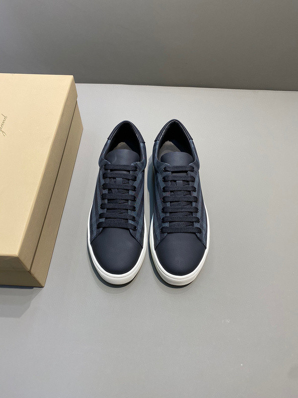 Bv*b*rry sneaker
