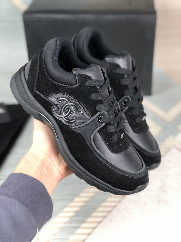 Ch**el sneaker