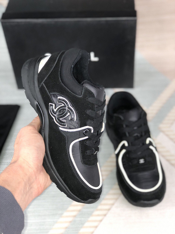Ch**el sneaker