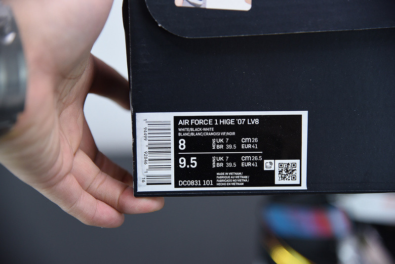 NIKE AIR FORCE 1