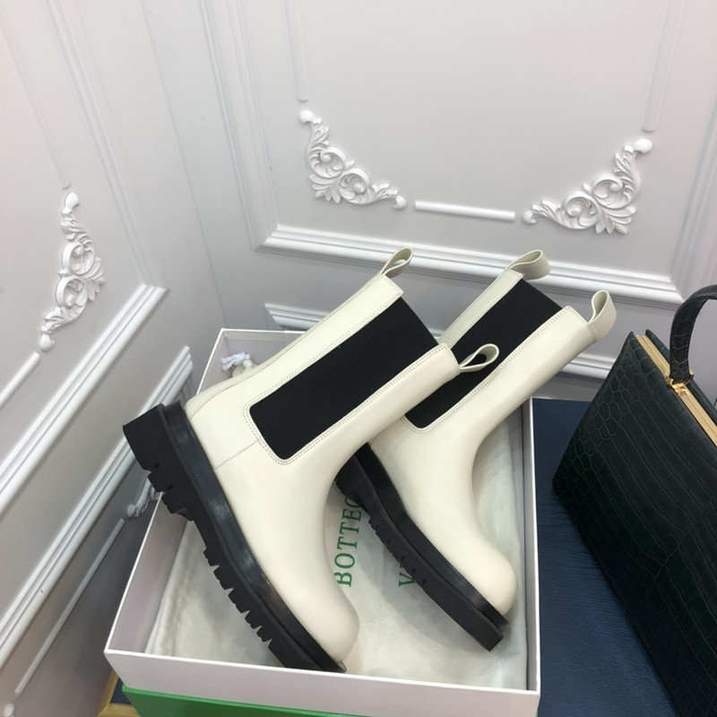 b0tte*a Ven*ta sneaker