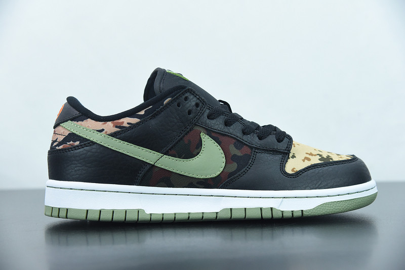 NIKE DUNK LOW SE