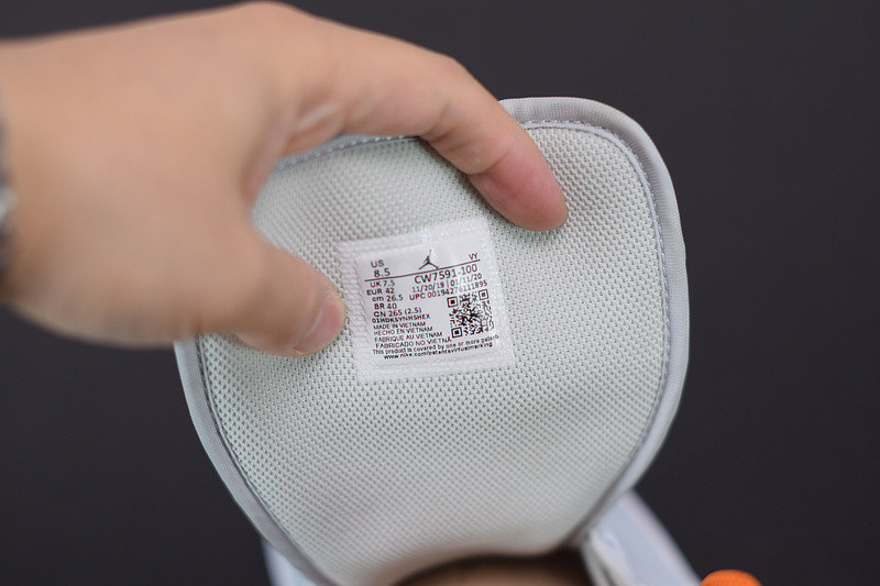 AIR JORDAN 1 MID STARFISH PURE PLATINUM CW7591-100
