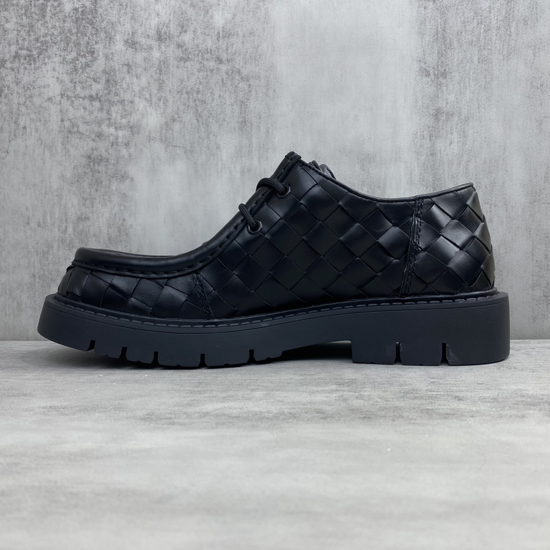 bo*te*ga Ve*ne*ta sneaker