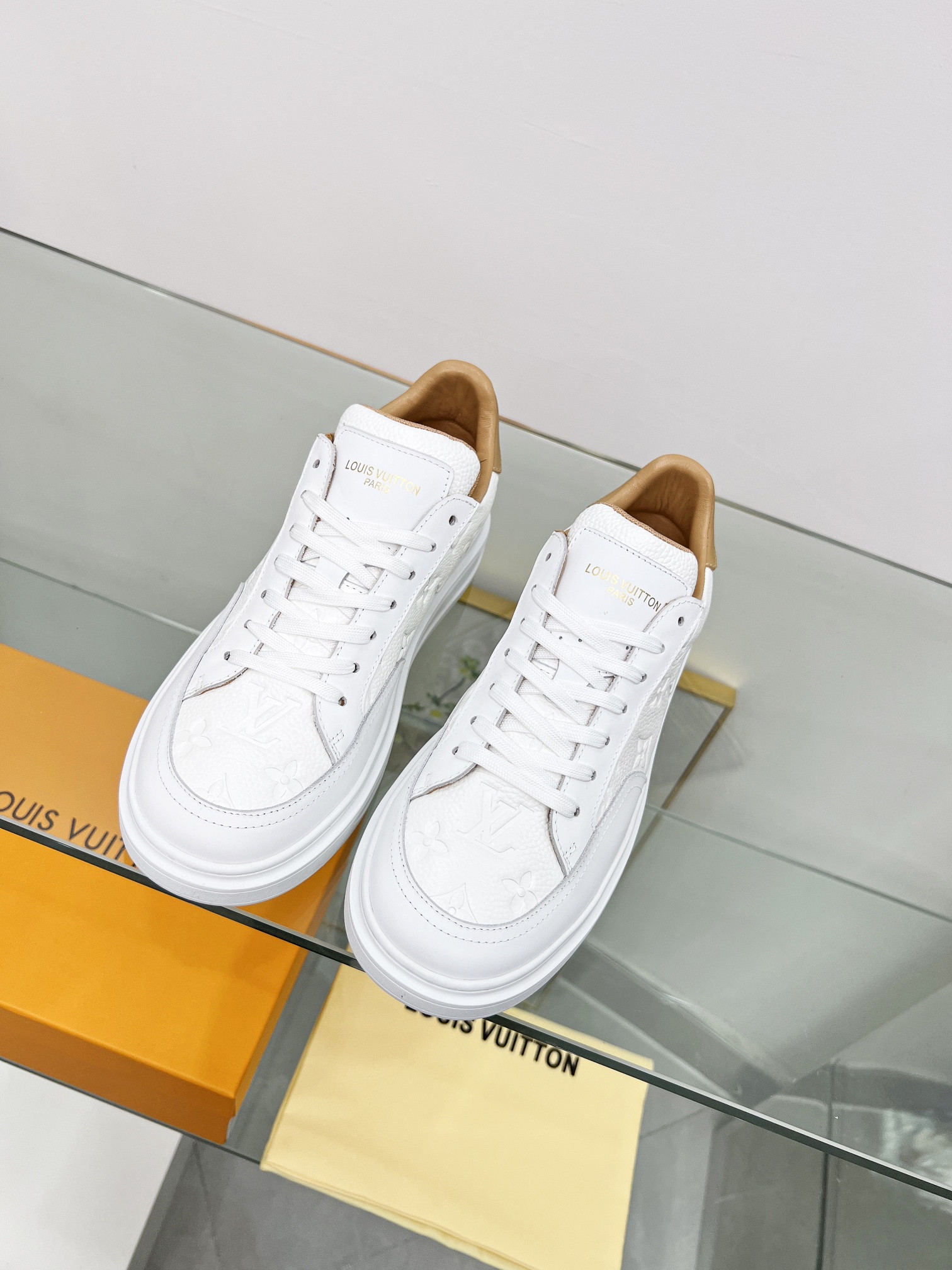 LVT SNEAKERS