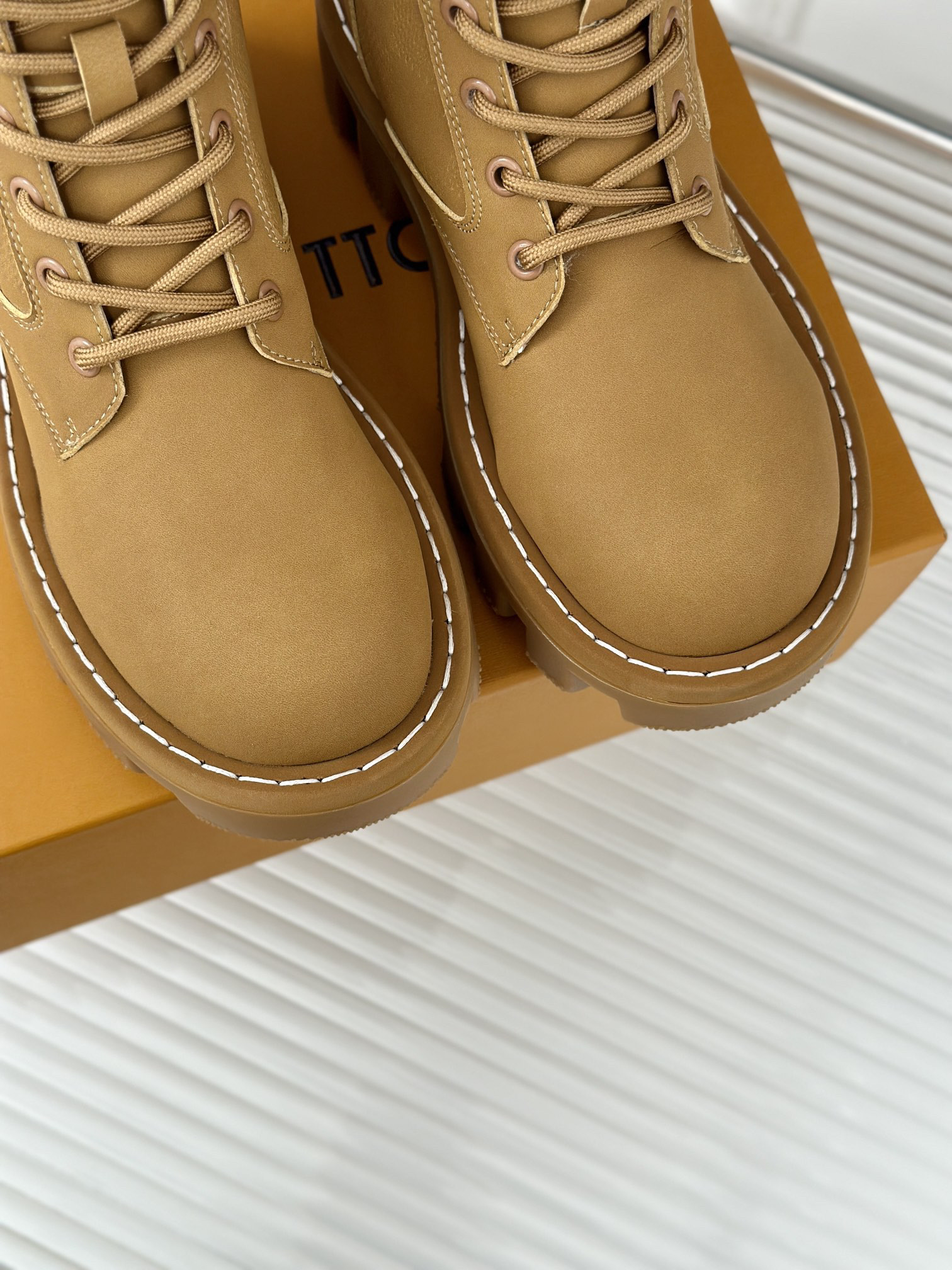 LVT BOOTS