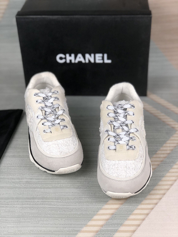 Ch**el sneaker