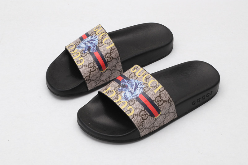 G*u*i sandals