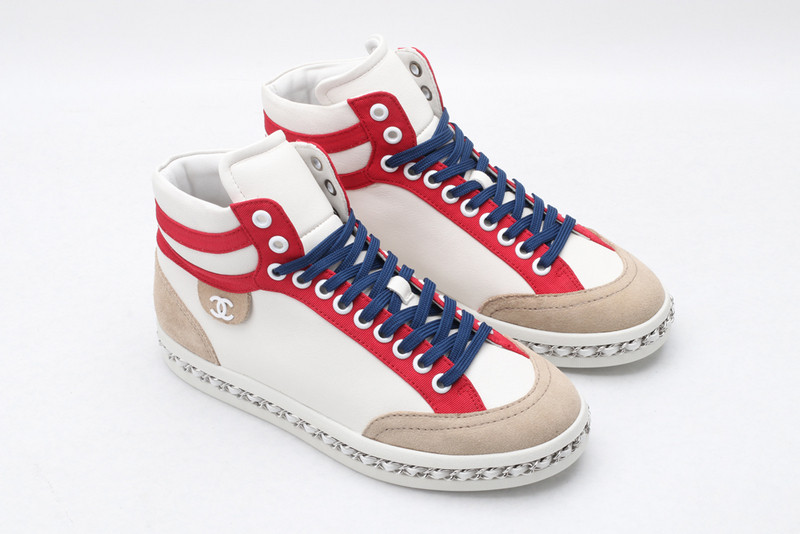 Ch**el sneaker