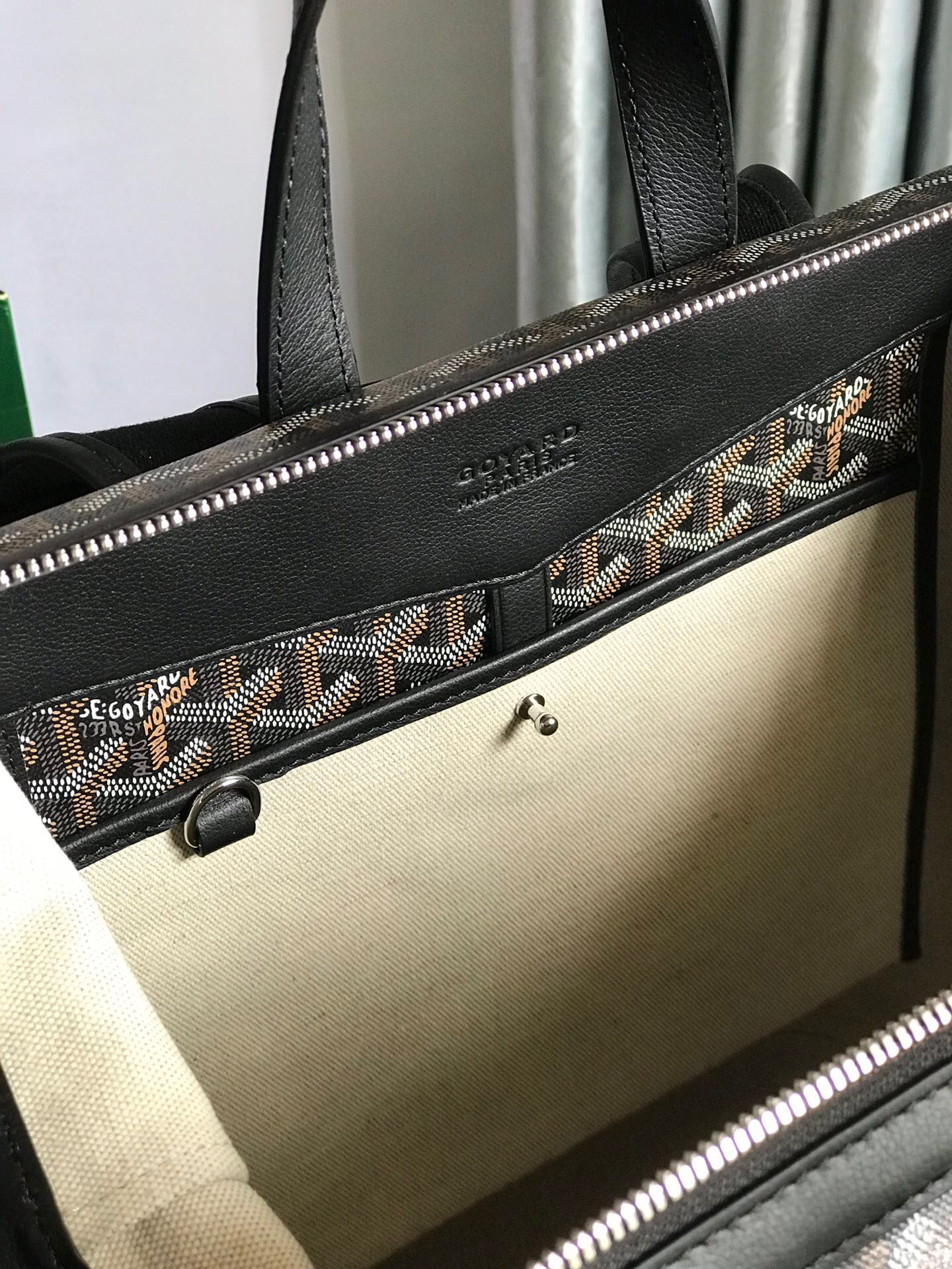 G09ard purse