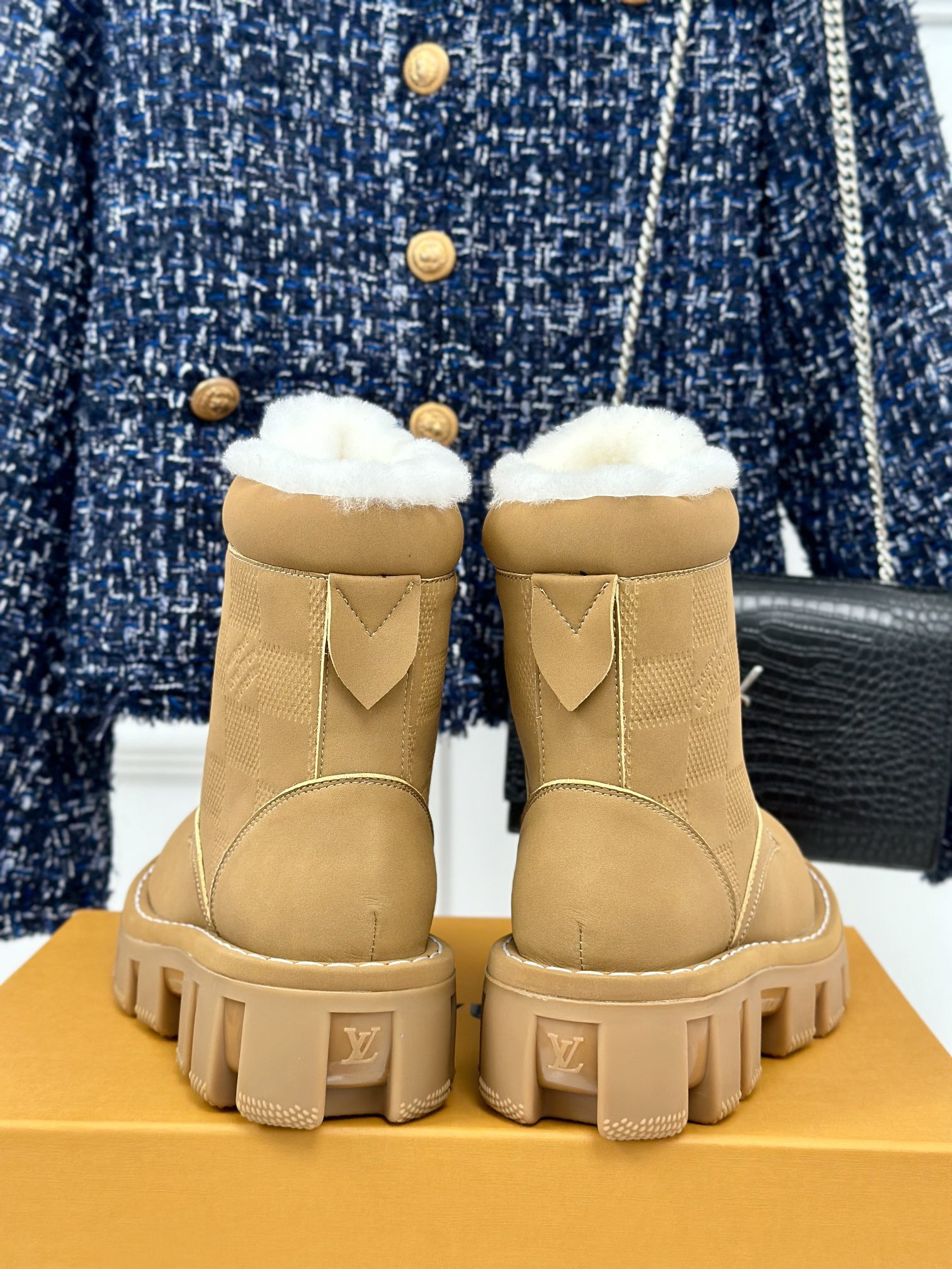 LVT BOOTS