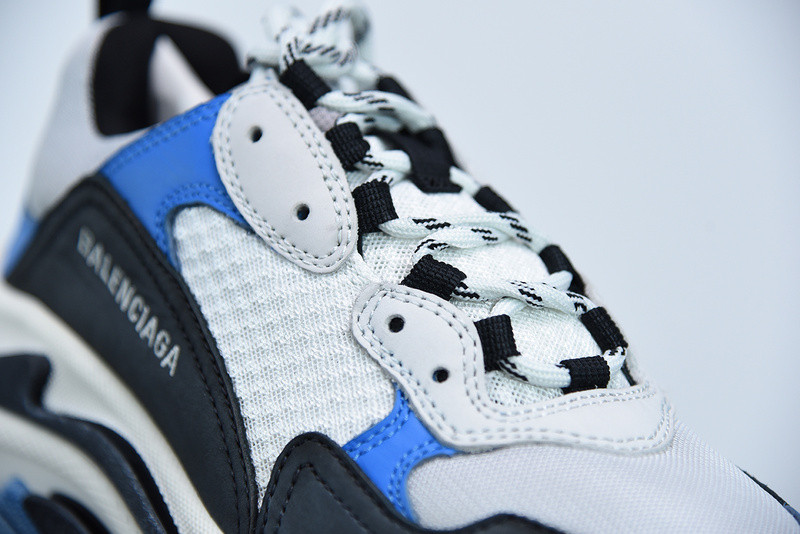 BC TRIPLE S TRAINER  536737 W09OH 1007