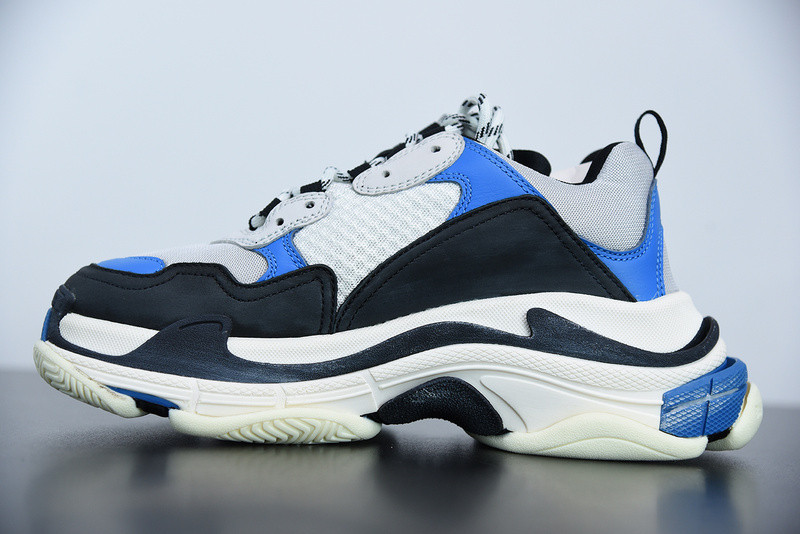 BC TRIPLE S TRAINER  536737 W09OH 1007