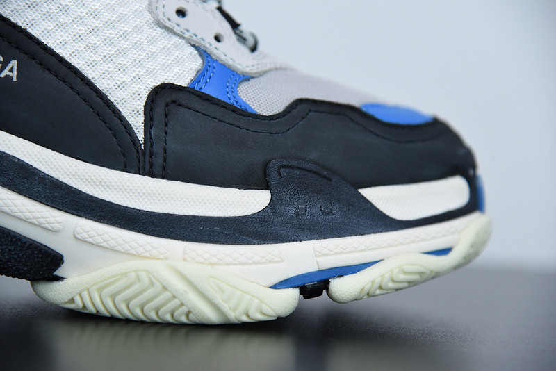 BC TRIPLE S TRAINER  536737 W09OH 1007