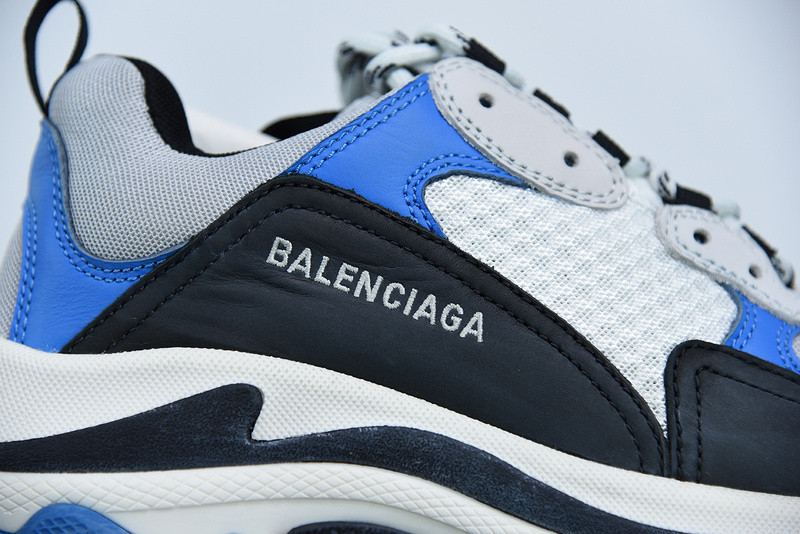 BC TRIPLE S TRAINER  536737 W09OH 1007