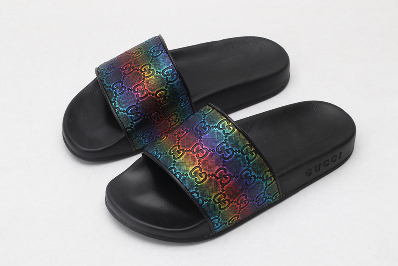 G*u*i sandals