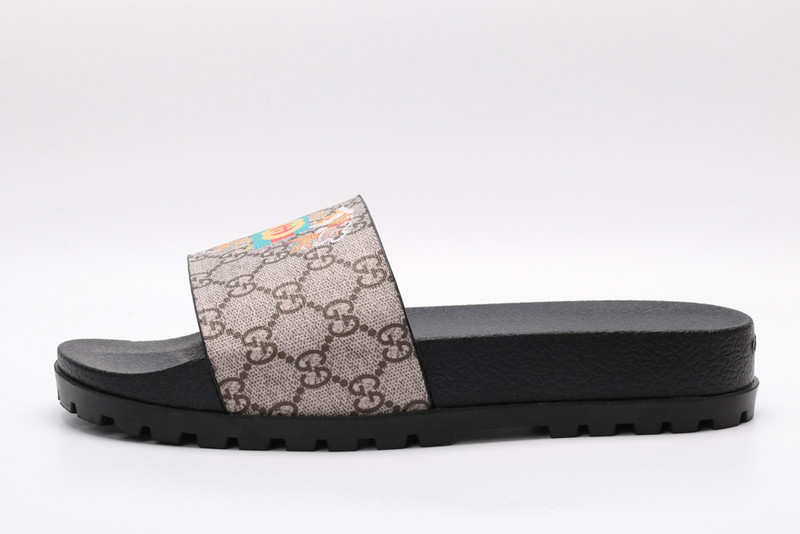 G*u*i sandals