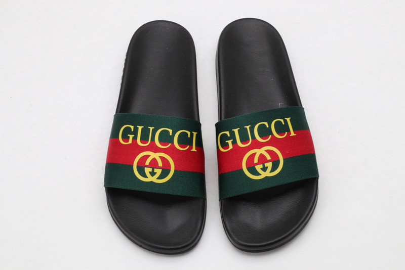 G*u*i sandals