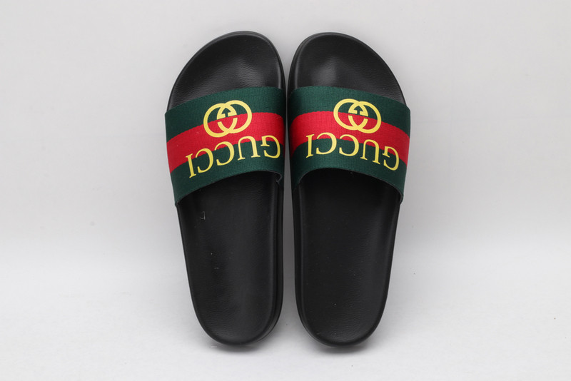 G*u*i sandals