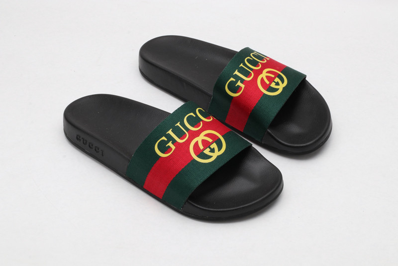G*u*i sandals