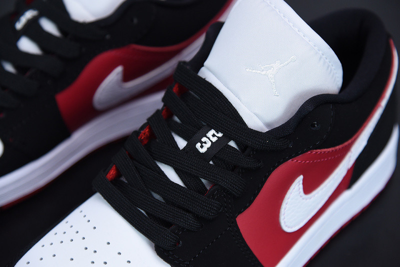AIR JORDAN 1 LOW 