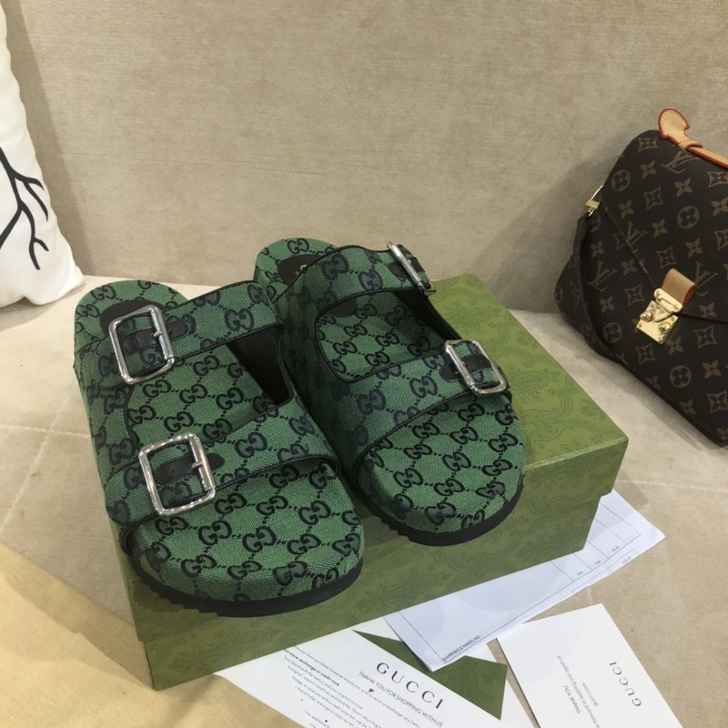 G*u*i sandals