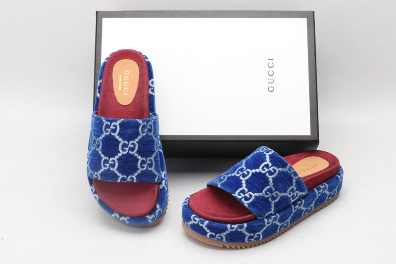 G*u*i sandals